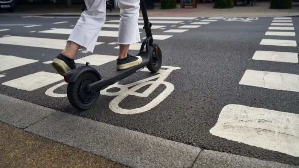 Murcia pone fin a los patinetes eléctricos por la acera con multas de hasta 500 euros